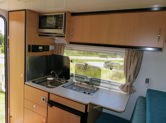 Ozcape Slide-On camper for dual cab, shorta kitchen